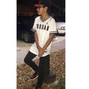 Meet your Posher, Eduardo